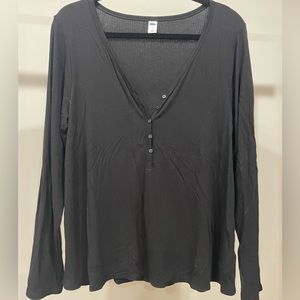 OLD NAVY- black long sleeved tee, L